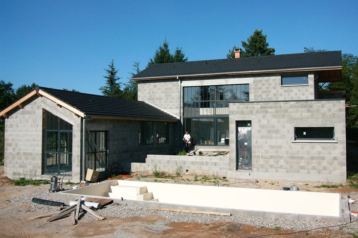 Construction d'une maison en blocs de béton